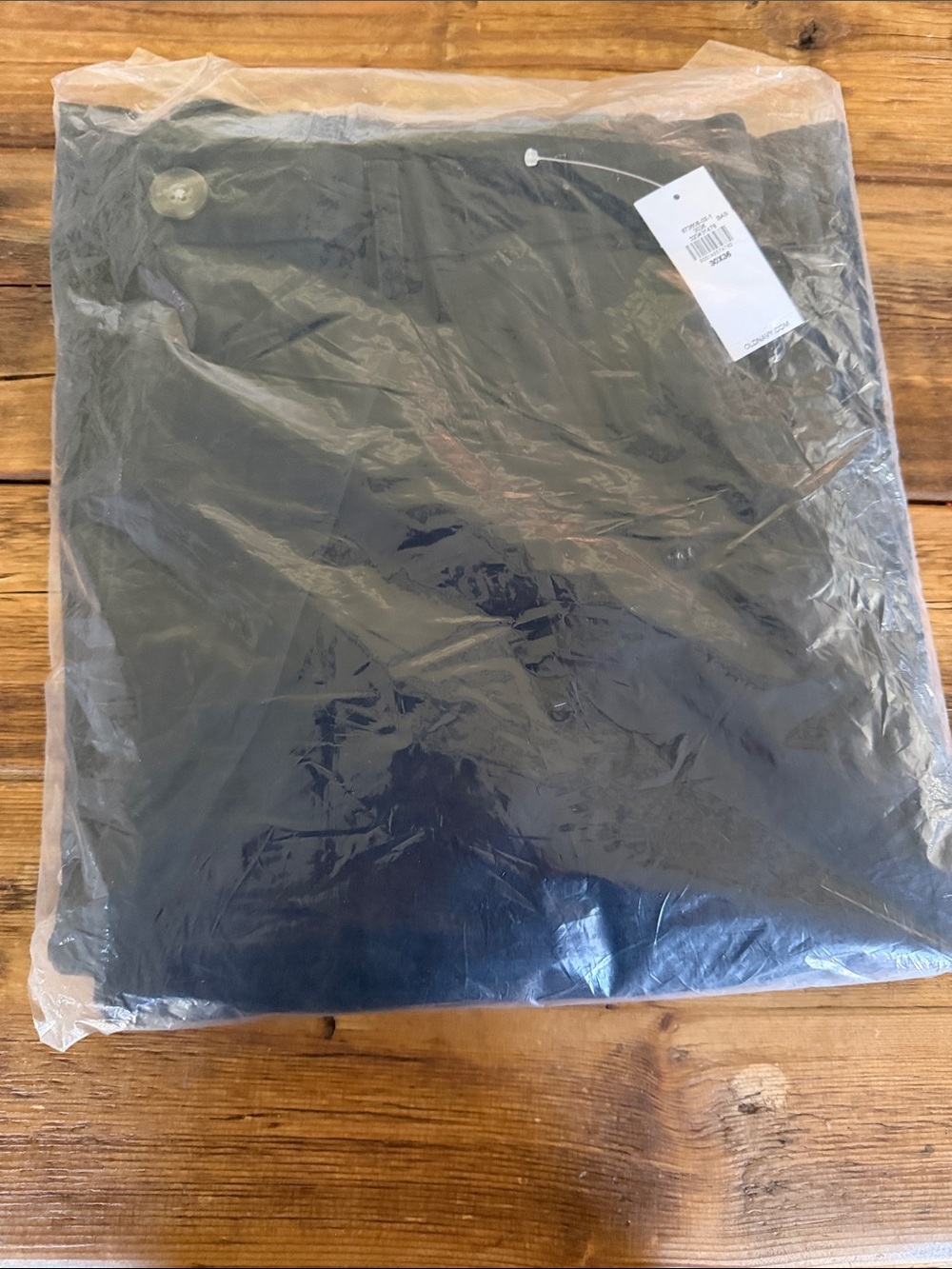 Men's Old Navy Baggy Rotation Chino 30x36  color- black New in packaging.